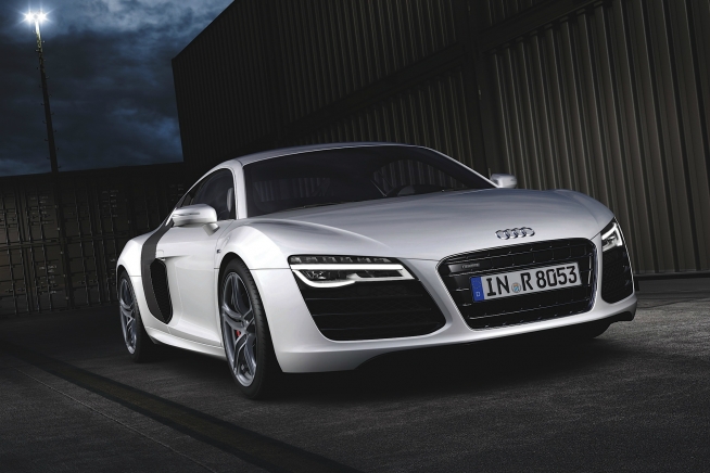 2013-Audi-R8-V10-5.jpg