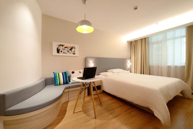 ROOM1