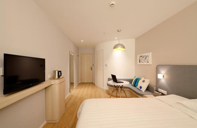 ROOM2