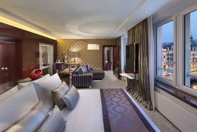 ROOM4